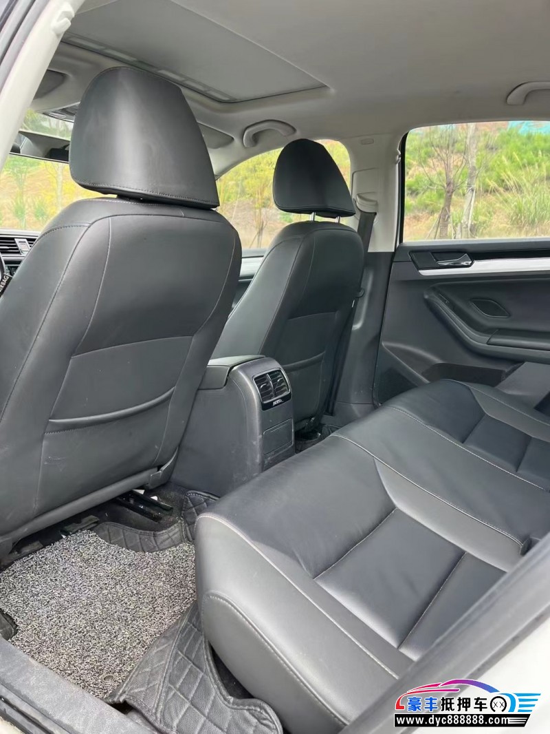 17年大众速腾轿车抵押车出售