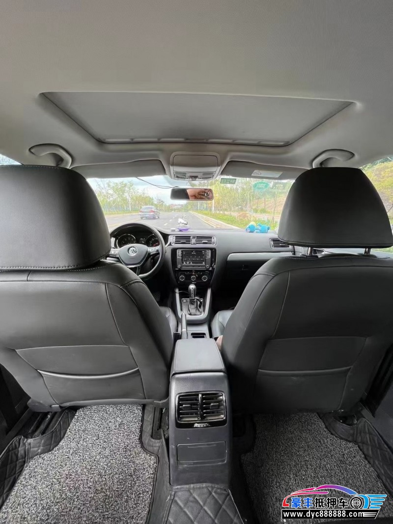 17年大众速腾轿车抵押车出售