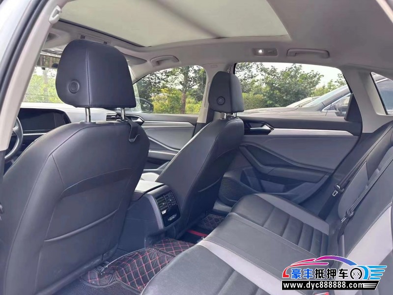 21年大众速腾轿车抵押车出售