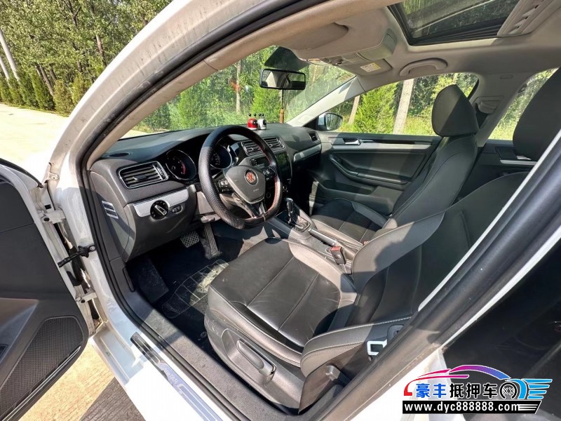 17年大众速腾轿车抵押车出售