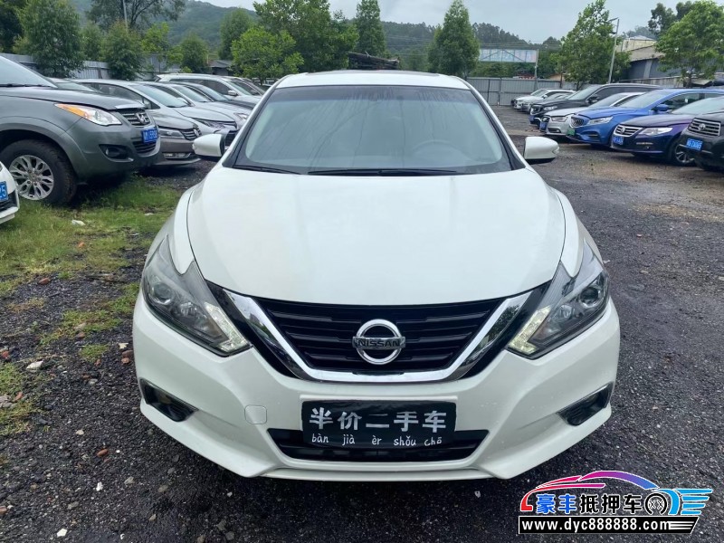 18年日产天籁轿车抵押车出售