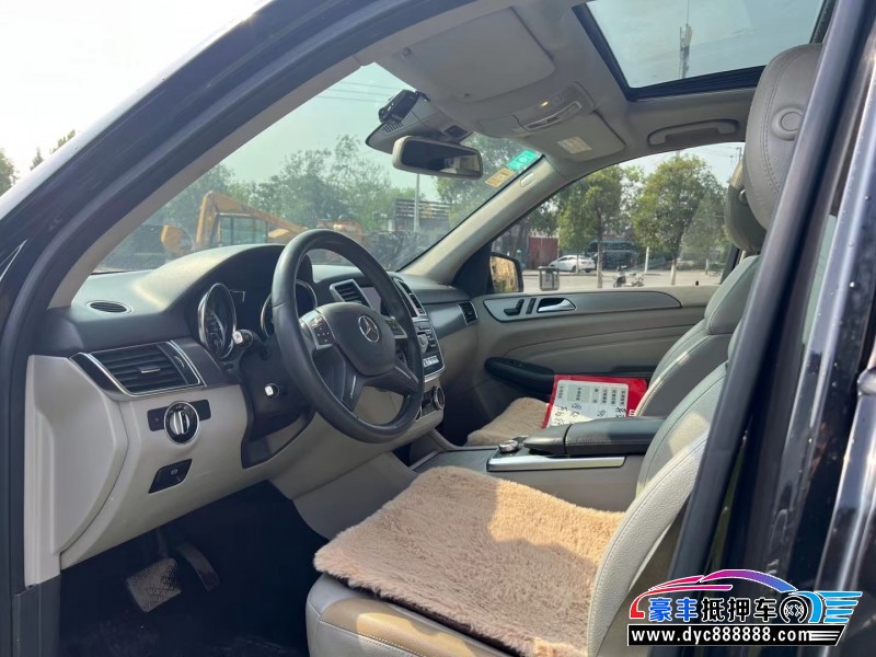 13年奔驰ML轿车抵押车出售