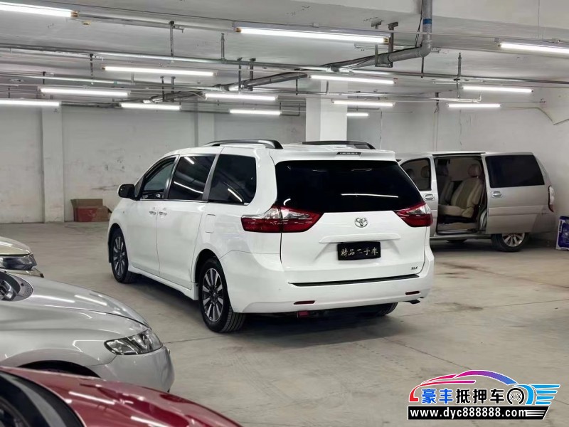 20年丰田塞纳轿车抵押车出售