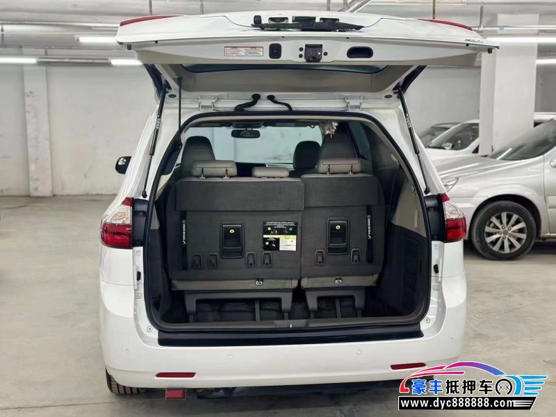 20年丰田塞纳轿车抵押车出售