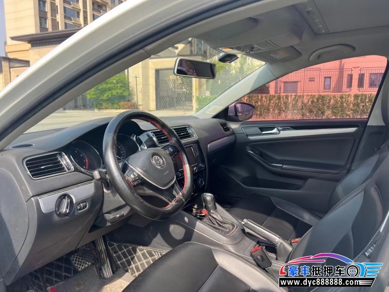 17年大众速腾轿车抵押车出售