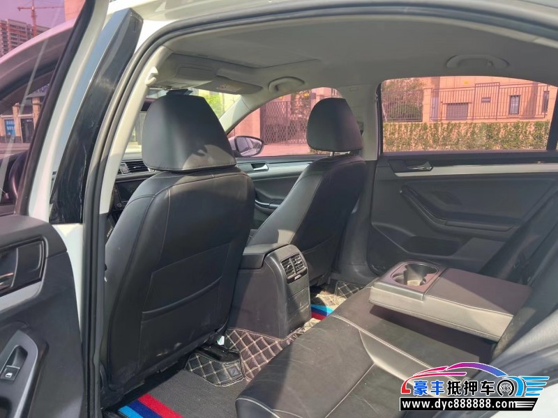 17年大众速腾轿车抵押车出售