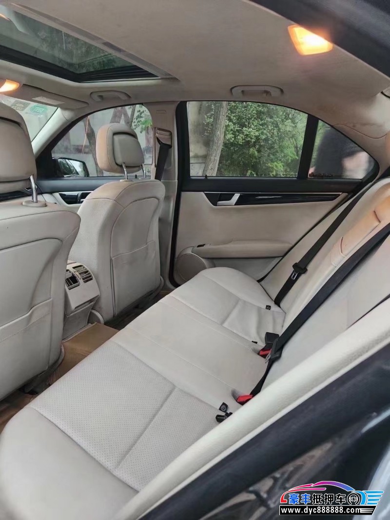 13年奔驰C轿车抵押车出售