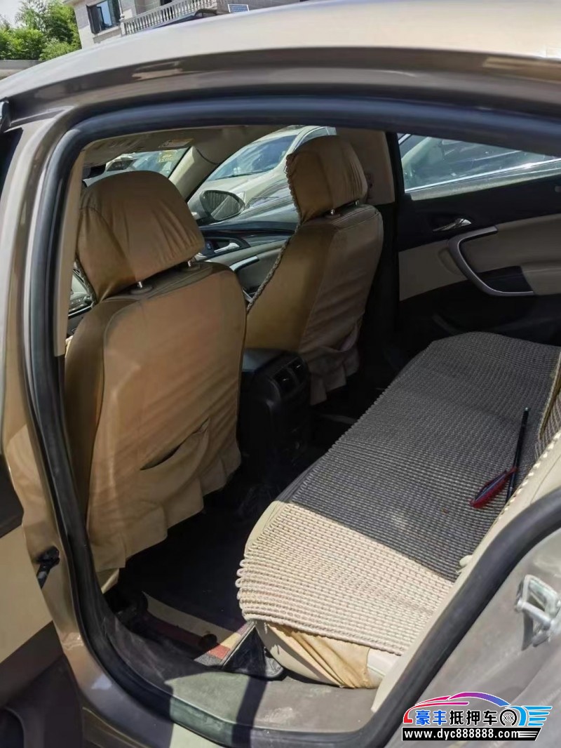 15年别克君威轿车抵押车出售