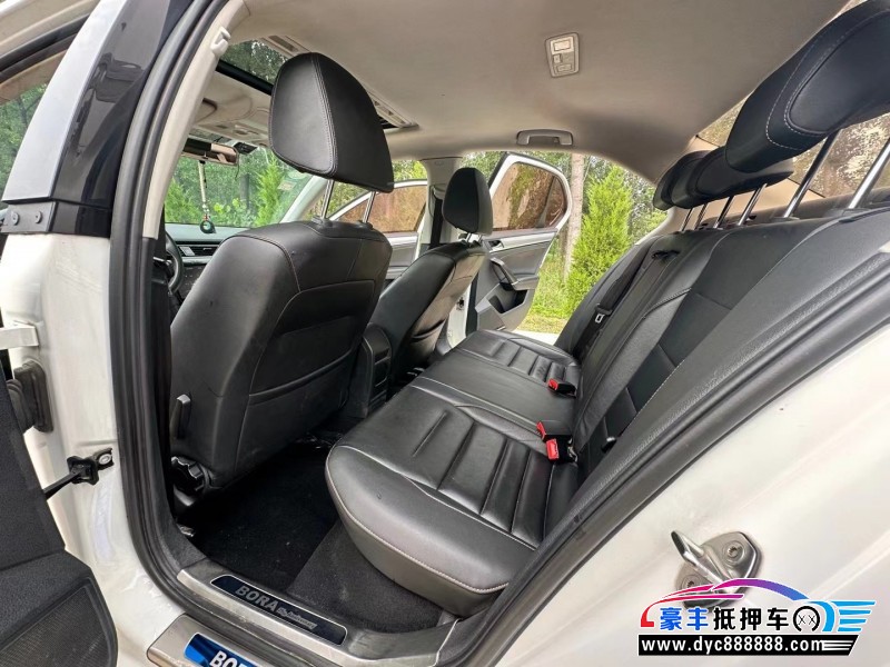 17年大众宝来轿车抵押车出售