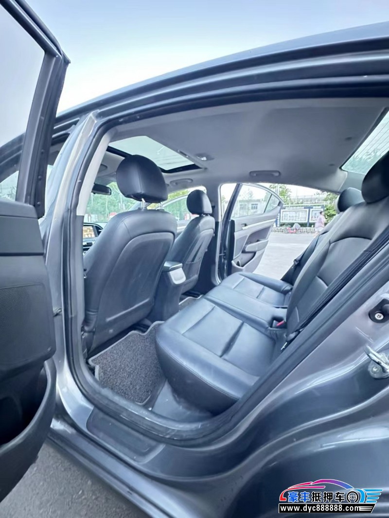 16年现代领动轿车抵押车出售