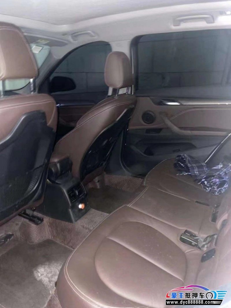 18年宝马X1轿车抵押车出售