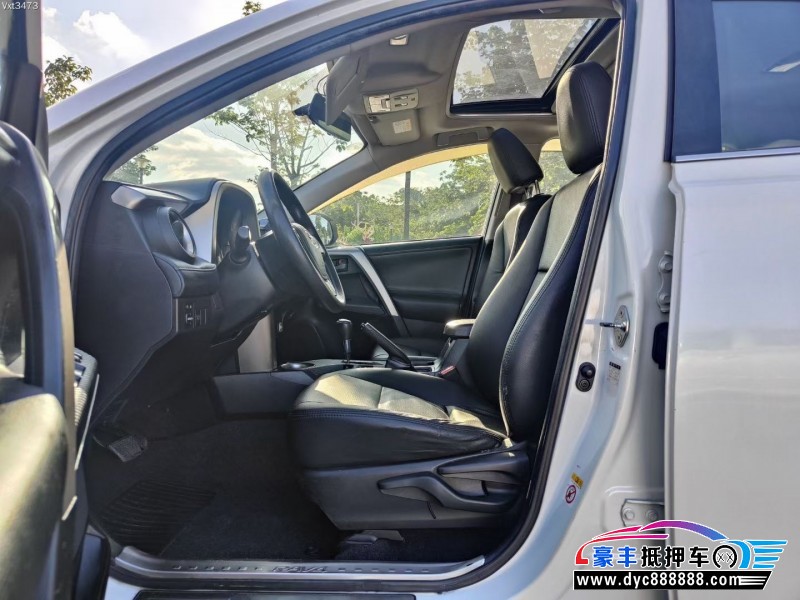 16年丰田RAV4轿车抵押车出售