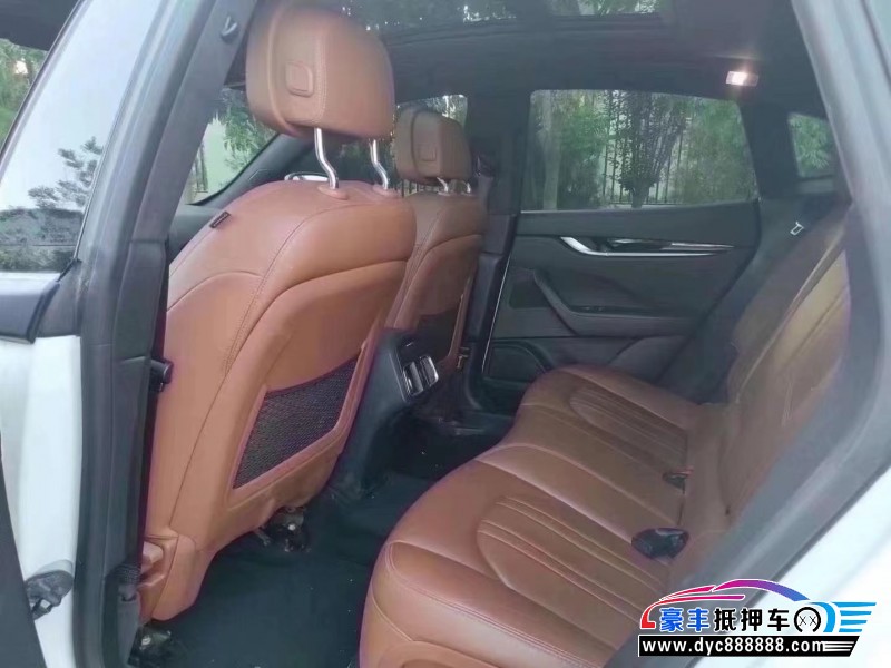 18年玛莎拉蒂莱万特轿车抵押车出售