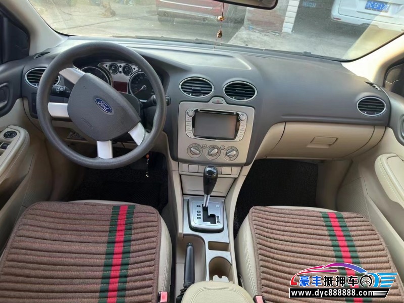 12年福特福克斯轿车抵押车出售