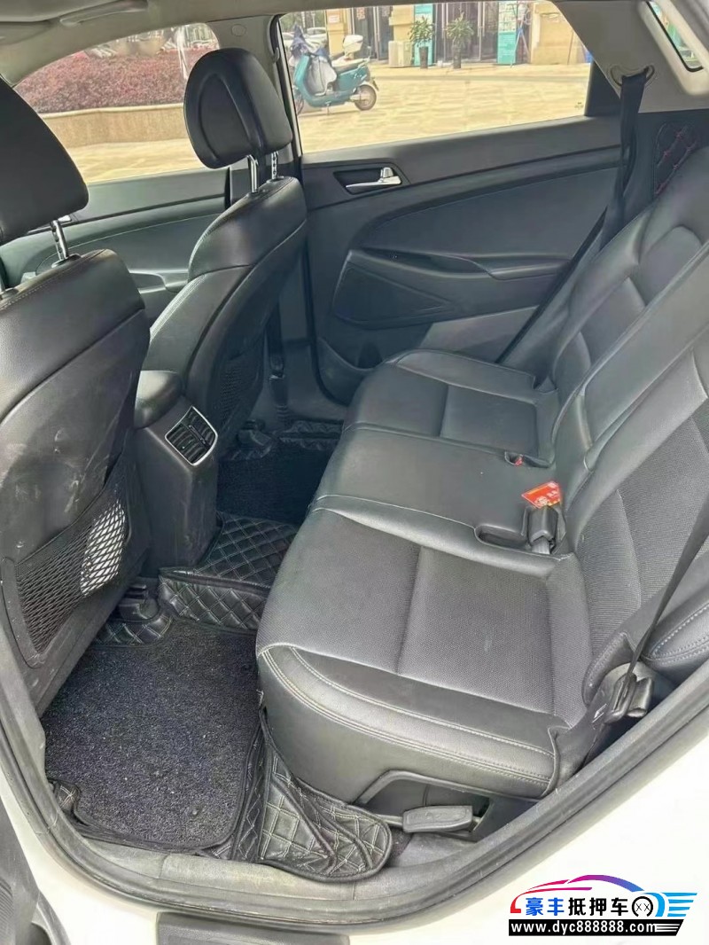 16年现代途胜轿车抵押车出售