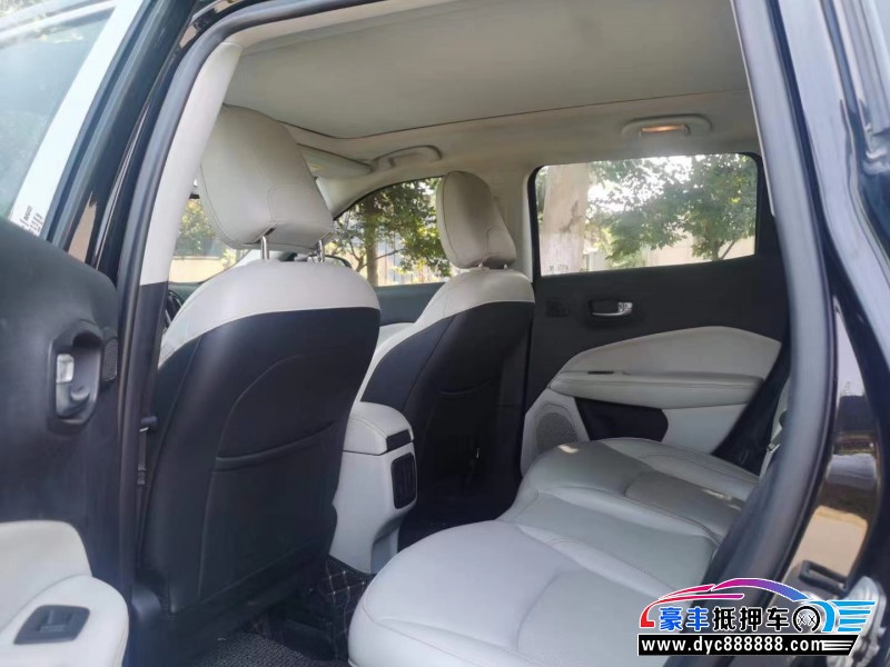 17年Jeep指南者轿车抵押车出售