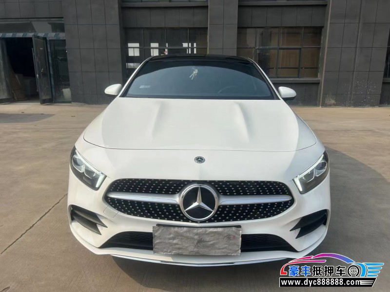 22年奔驰A轿车抵押车出售