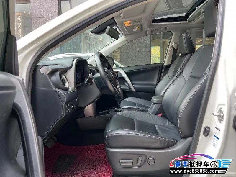 19年丰田RAV4轿车抵押车出售