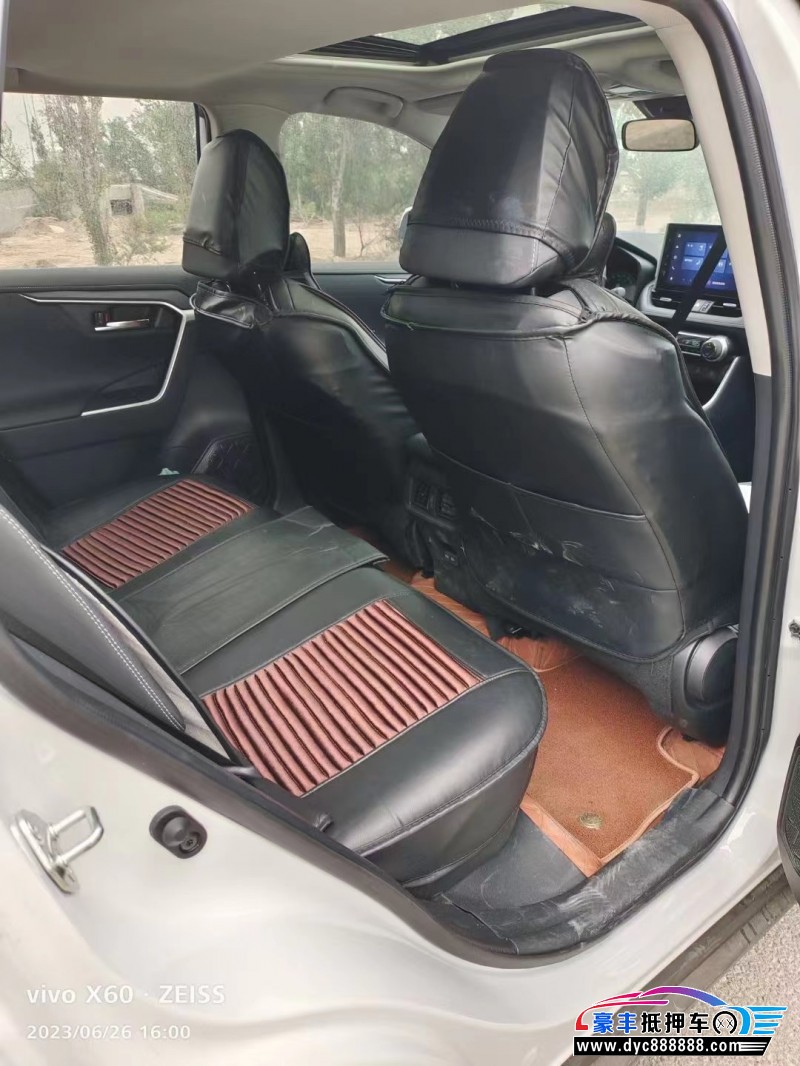 23年丰田RAV4轿车抵押车出售