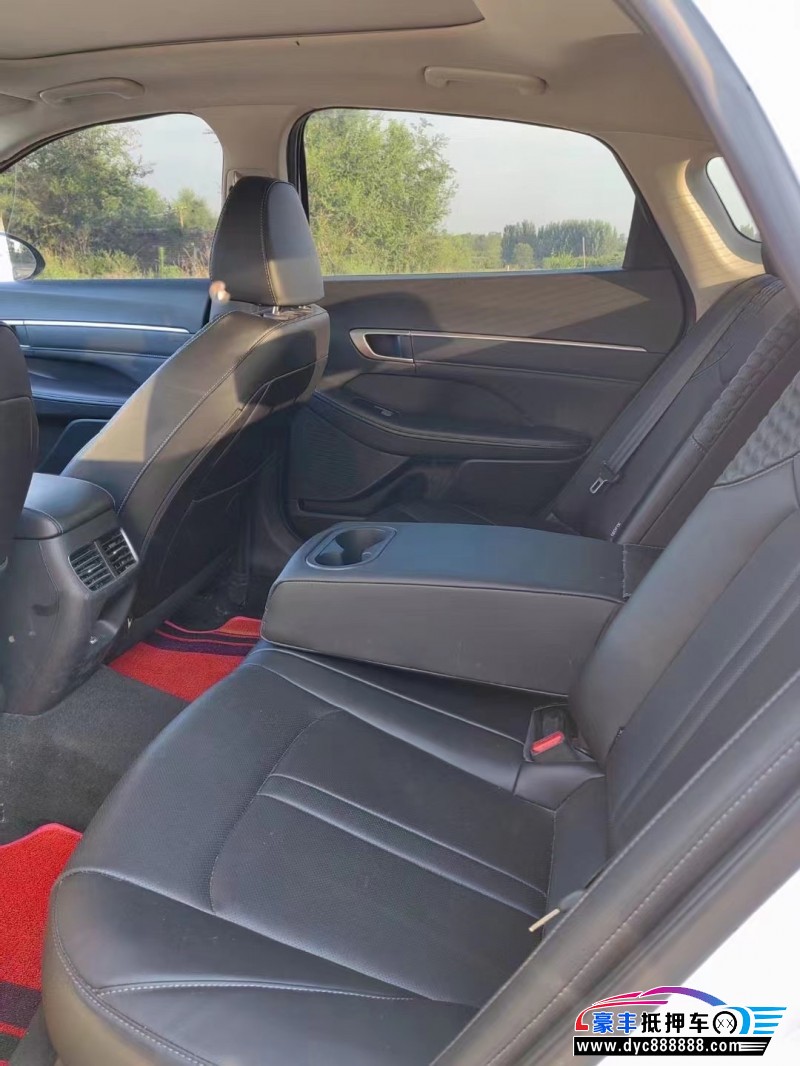 22年现代索纳塔轿车抵押车出售