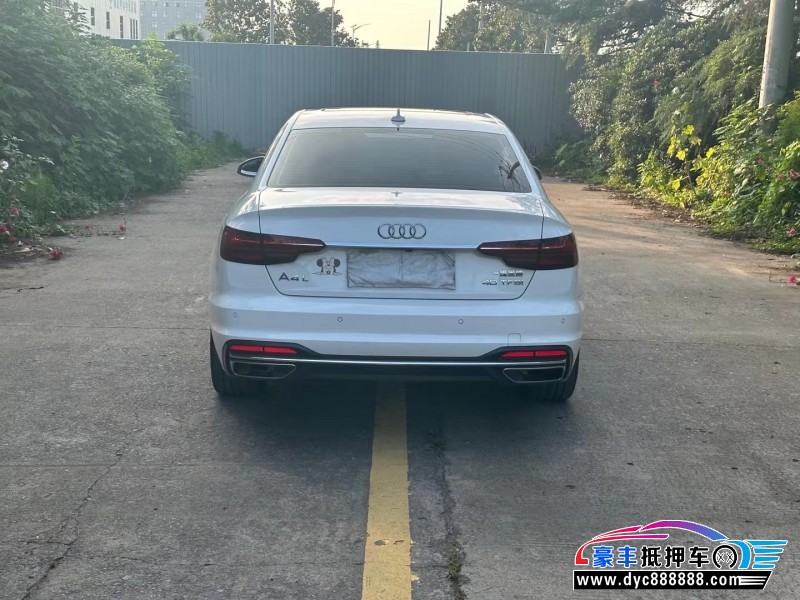 22年奥迪A4轿车抵押车出售