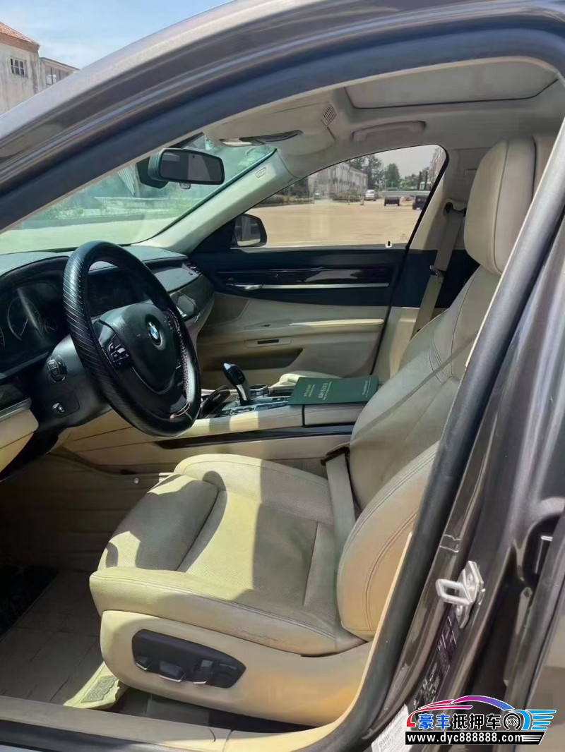 13年宝马7系轿车抵押车出售