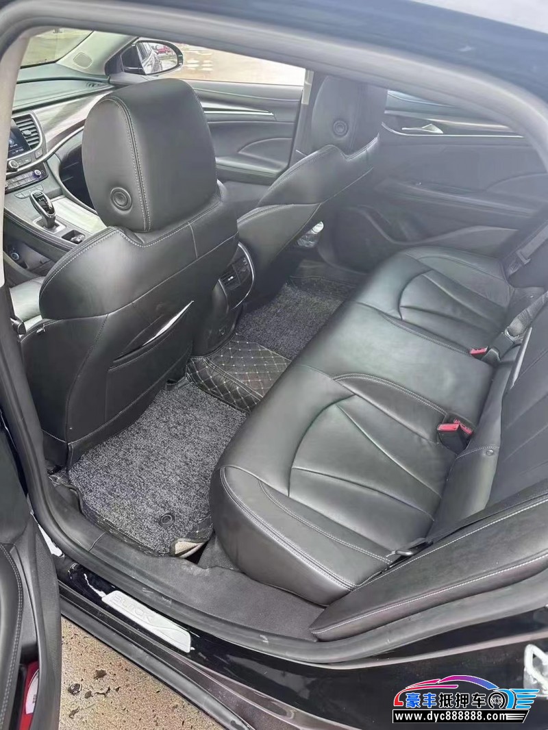 20年别克君越轿车抵押车出售