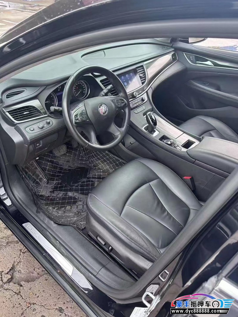 20年别克君越轿车抵押车出售