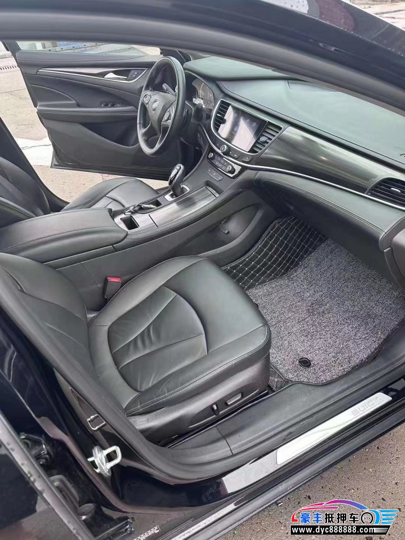 20年别克君越轿车抵押车出售