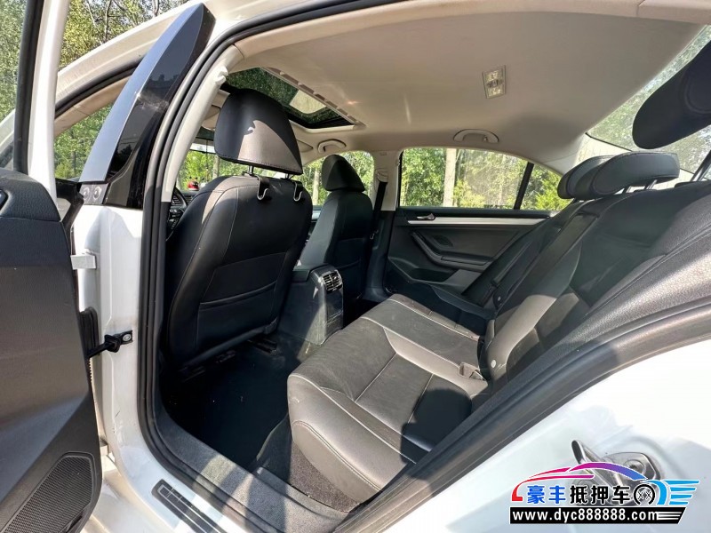 13年大众速腾轿车抵押车出售