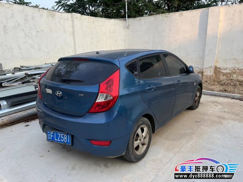 14年现代瑞奕轿车抵押车出售