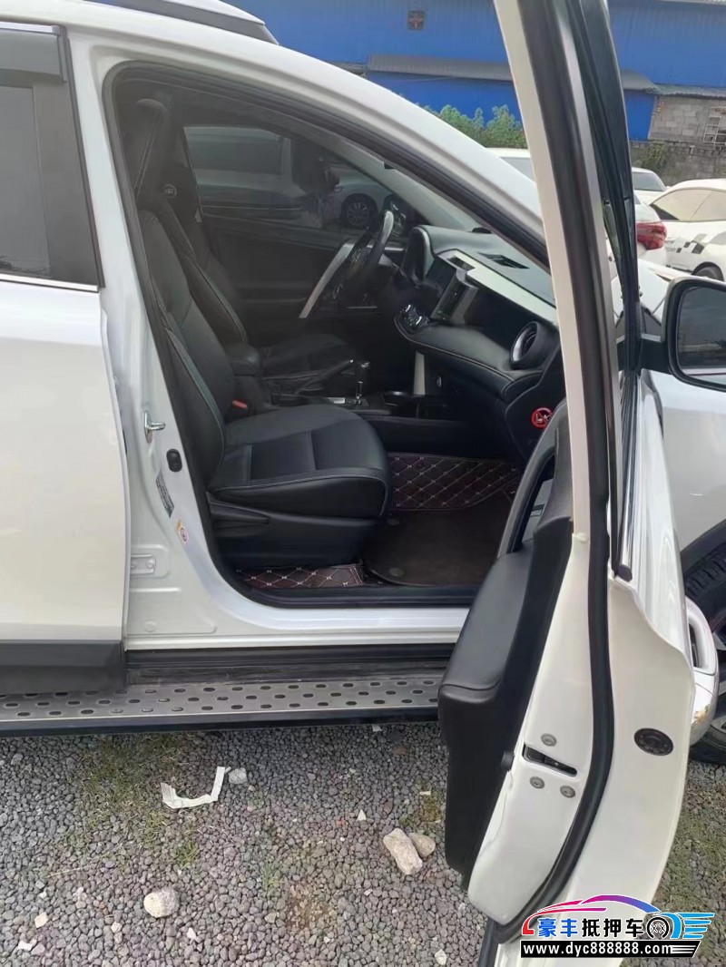 19年丰田RAV4轿车抵押车出售