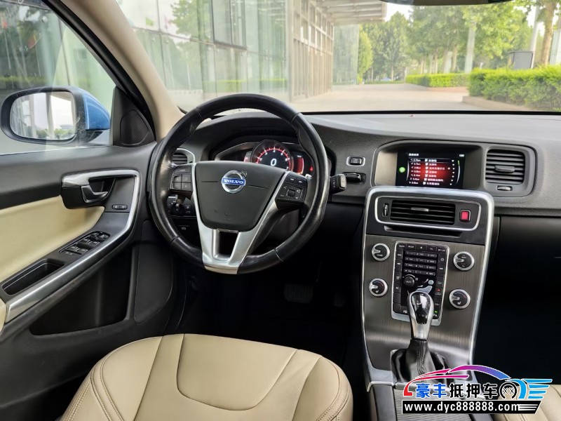 15年沃尔沃V60轿车抵押车出售