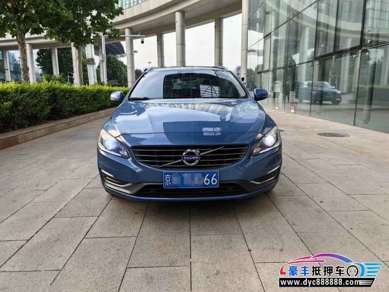 15年沃尔沃V60轿车抵押车出售