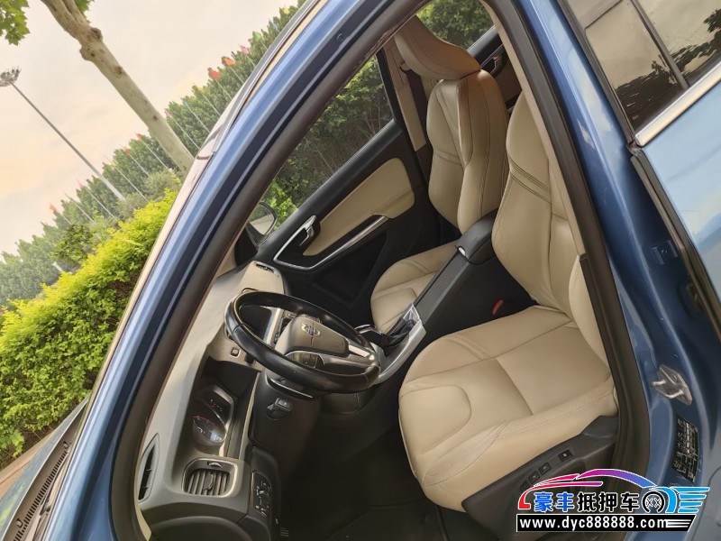 15年沃尔沃V60轿车抵押车出售