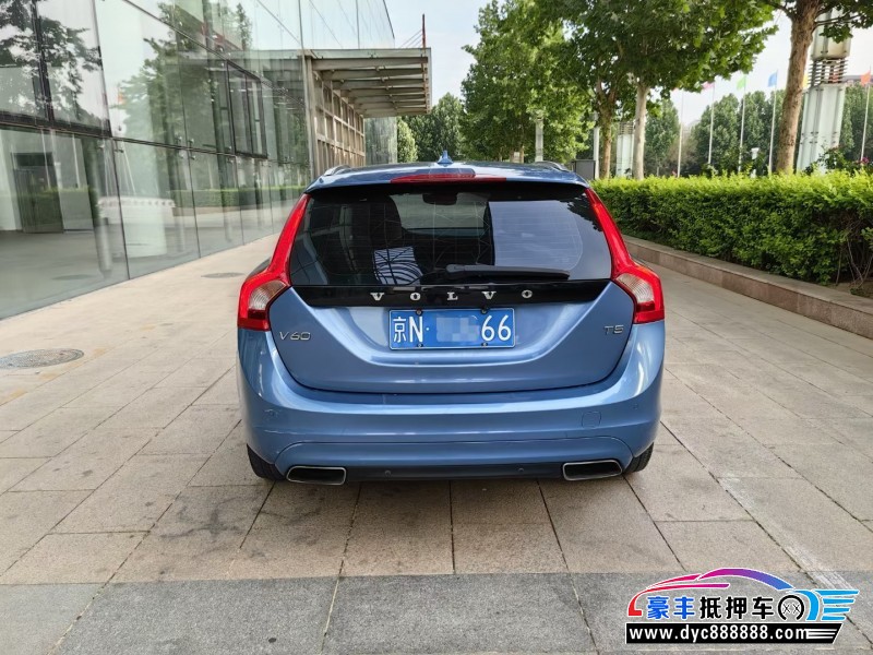 15年沃尔沃V60轿车抵押车出售