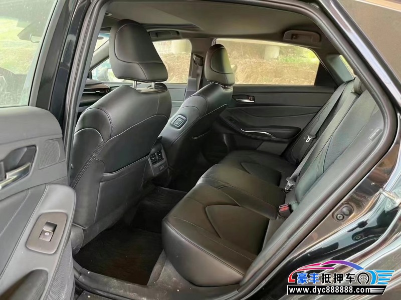 22年丰田亚洲龙轿车抵押车出售