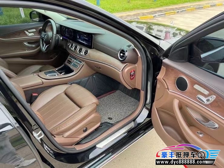 19年奔驰E轿车抵押车出售