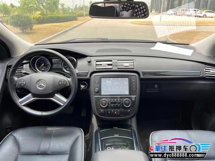 17年奔驰R轿车抵押车出售