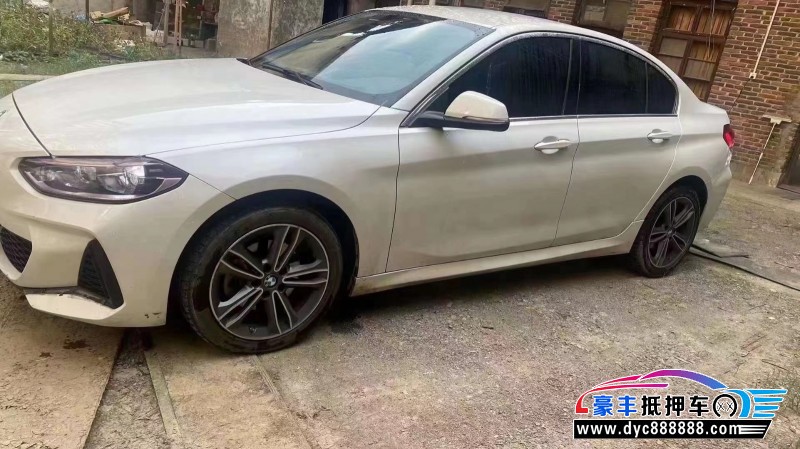 21年宝马1系轿车抵押车出售