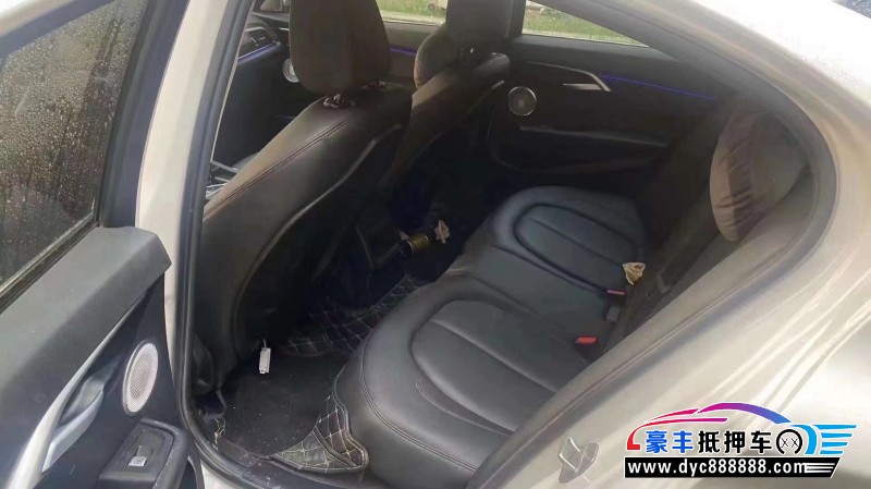 21年宝马1系轿车抵押车出售