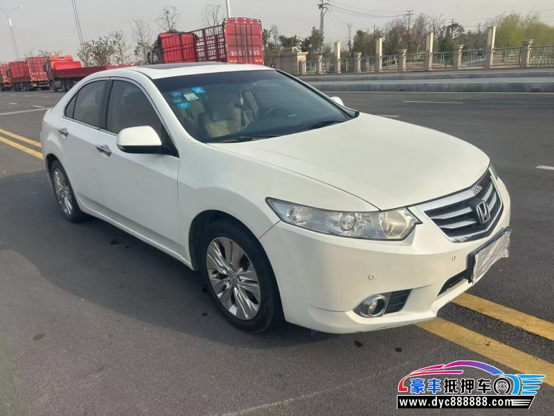 13年本田思铂睿轿车抵押车出售