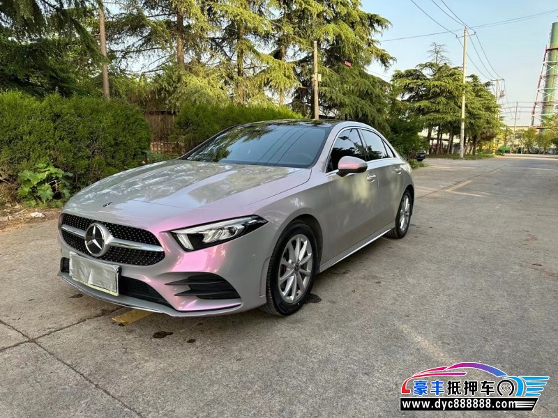 20年奔驰A轿车抵押车出售