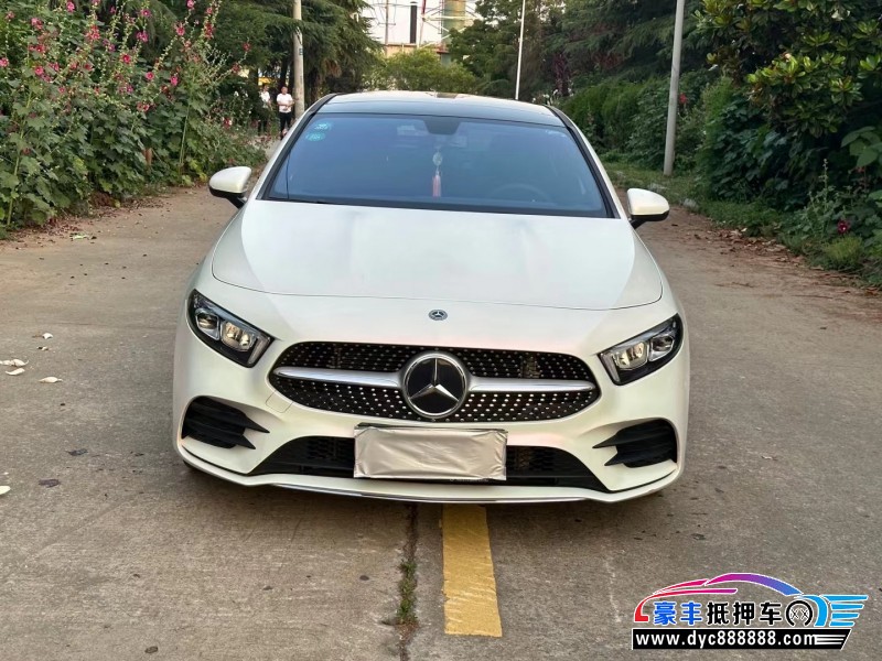 20年奔驰A轿车抵押车出售