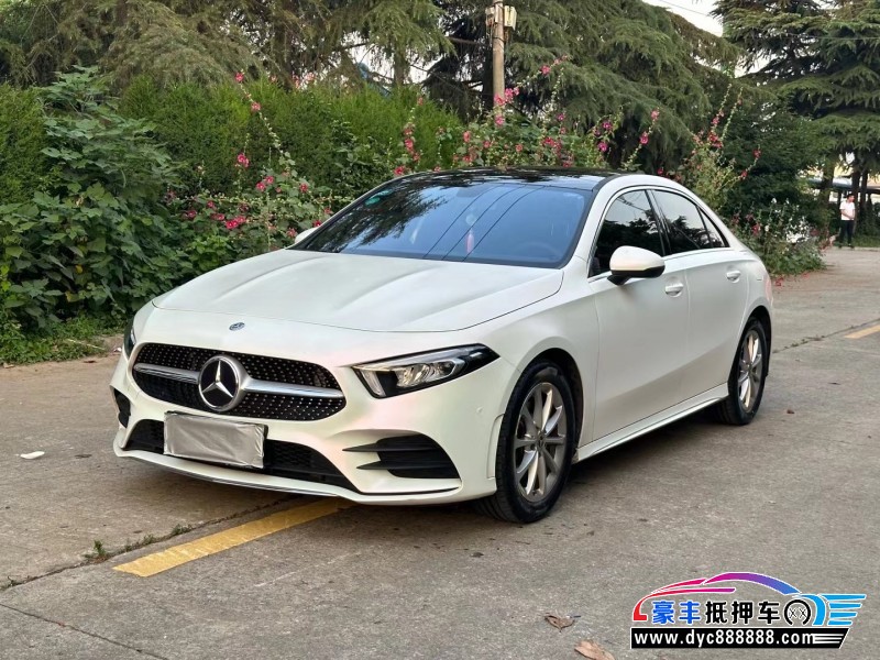 20年奔驰A轿车抵押车出售