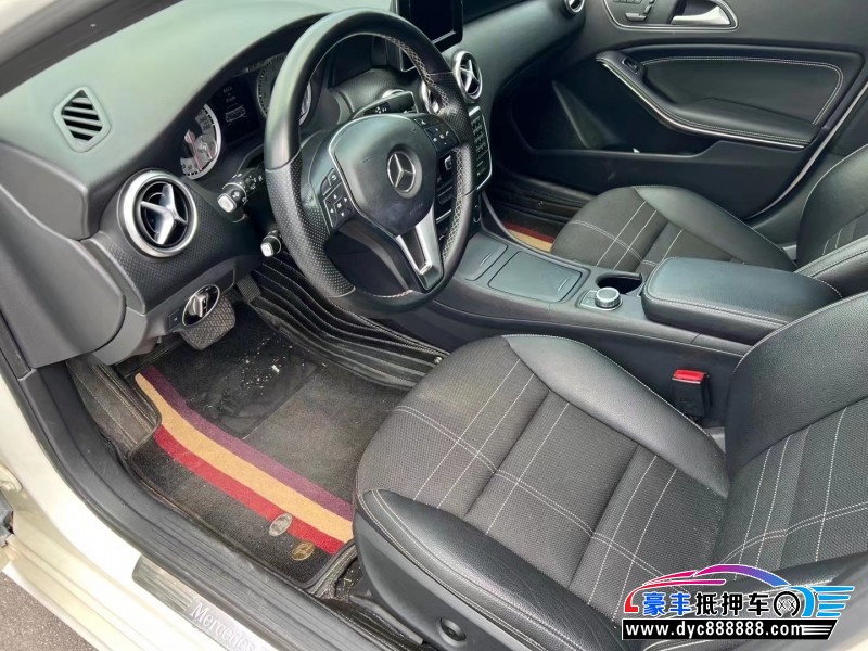 15年奔驰A轿车抵押车出售