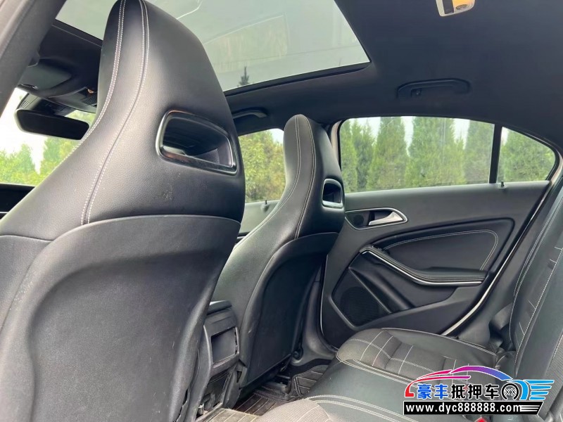 15年奔驰A轿车抵押车出售