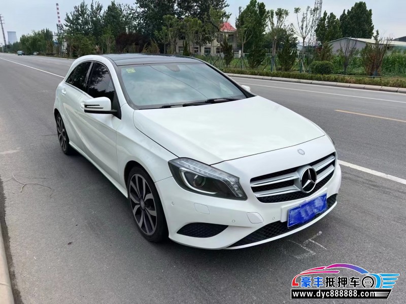 15年奔驰A轿车抵押车出售