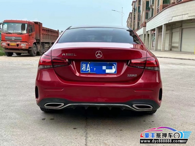 21年奔驰A轿车抵押车出售