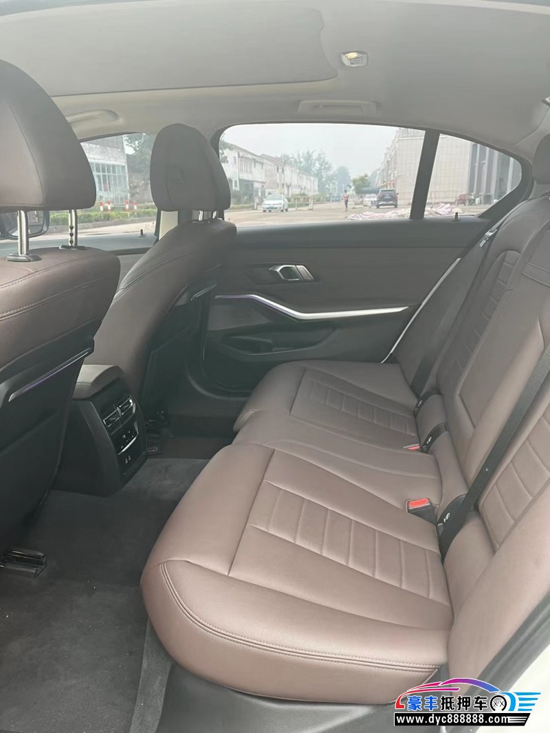 20年宝马3系轿车抵押车出售